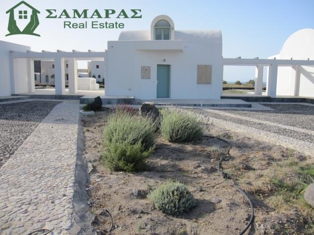 (For Sale) Land Plot || Cyclades/Santorini-Oia - 4.625 Sq.m, 360.000€ 